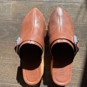 Schutz leather clogs size 7.5